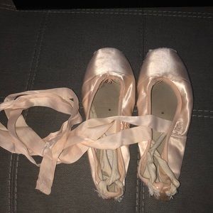 Used ballet pointe shoes